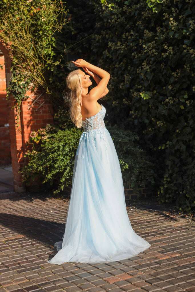 Prom dresses and prom gowns at discount prices.
