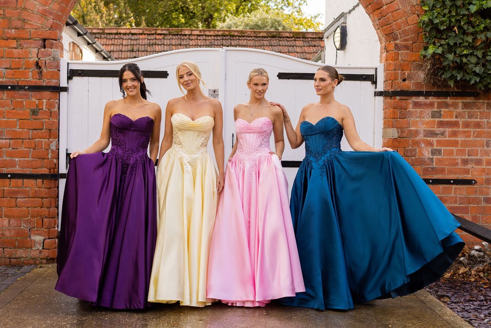 Prom dresses and prom gowns at discount prices.